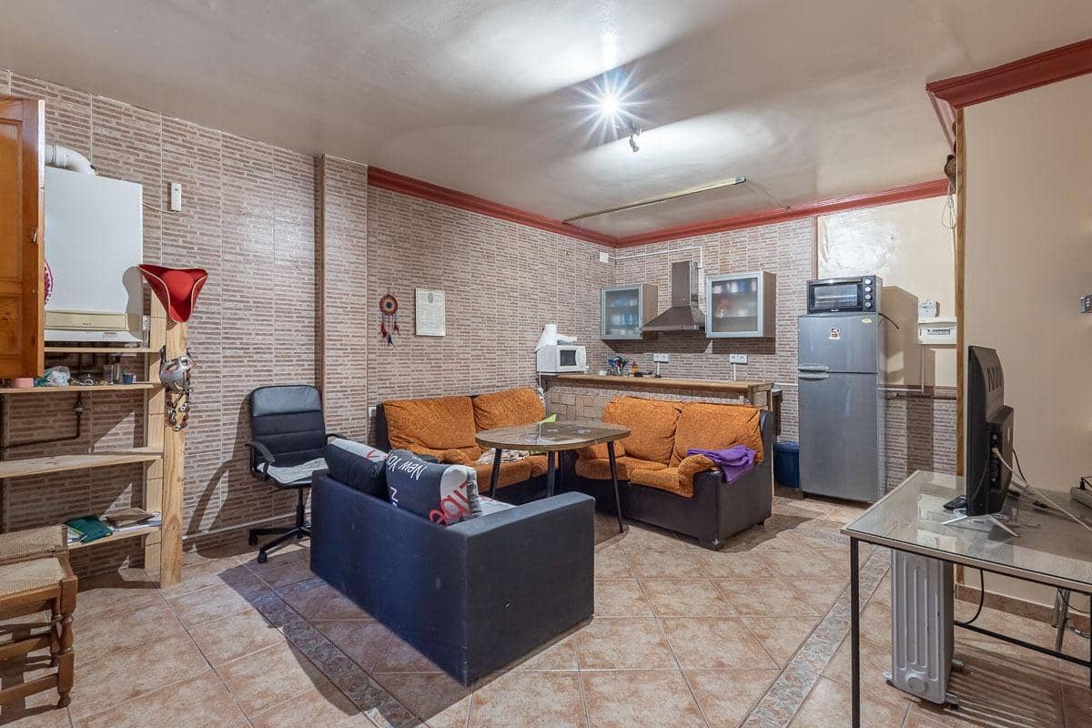 4 soveværelse Semi-Rækkehus til salg i Granada by - € 329.000 (Ref: 9562123)