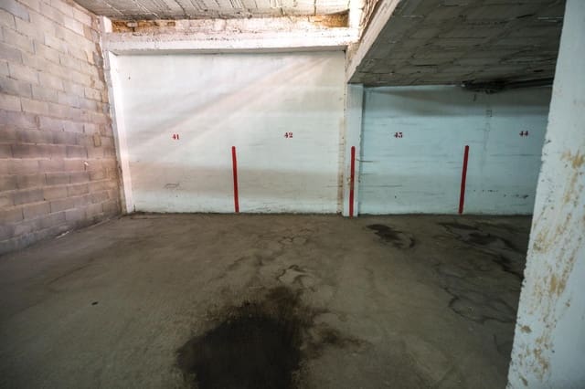 Garage till salu i Granada stad - 25 000 € (Ref: 9565469)