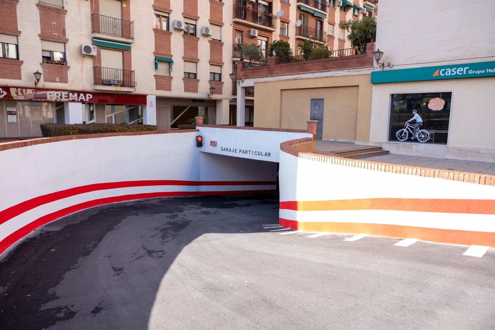 Garage till salu i Granada stad - 25 000 € (Ref: 9565469)