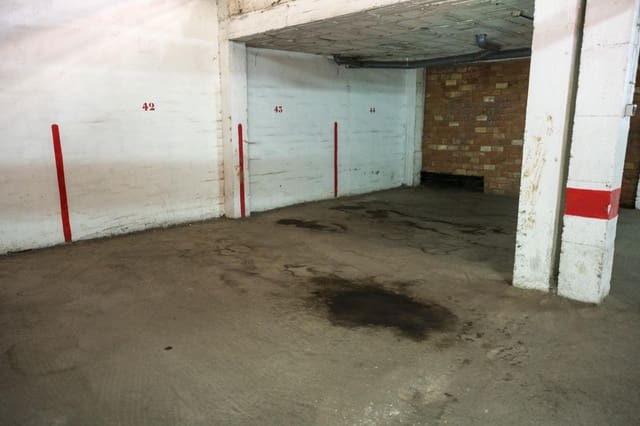 Garage till salu i Granada stad - 25 000 € (Ref: 9565469)