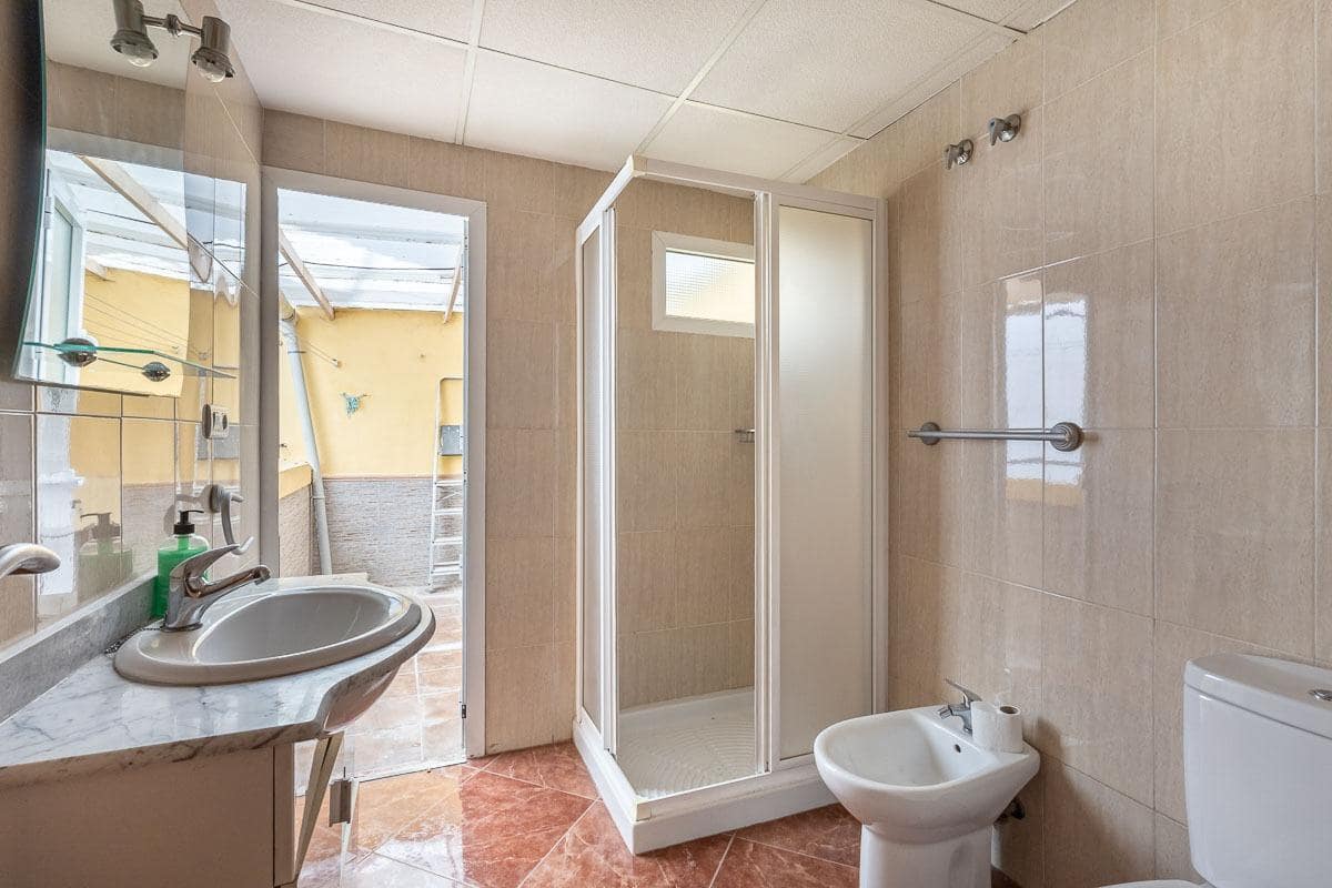 2 soveværelse Lejlighed til salg i Granada by - € 270.000 (Ref: 9565470)