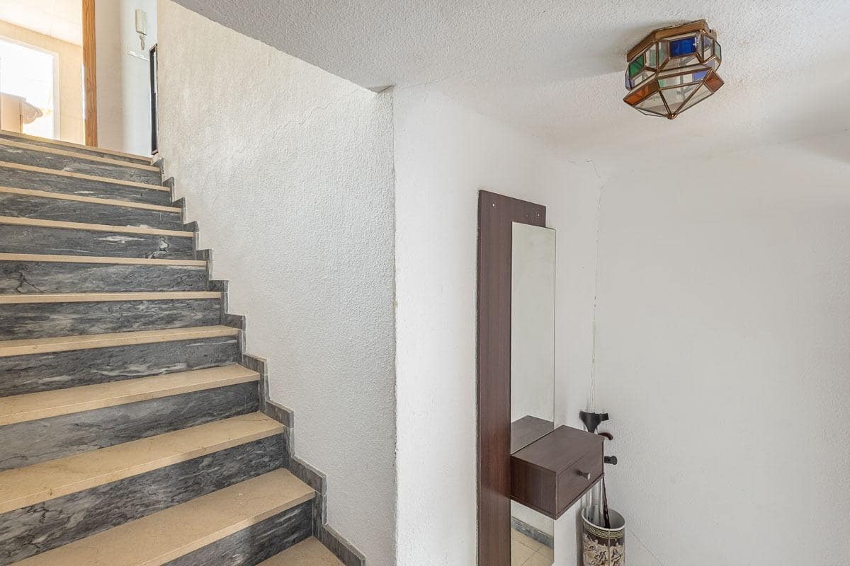 2 soveværelse Lejlighed til salg i Granada by - € 270.000 (Ref: 9565470)