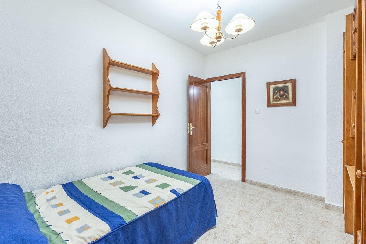 3 bedroom Flat for sale in Granada city - € 230,000 (Ref: 9569034)