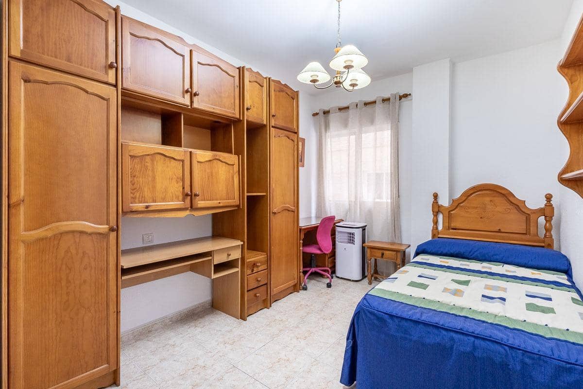 3 bedroom Flat for sale in Granada city - € 230,000 (Ref: 9569034)