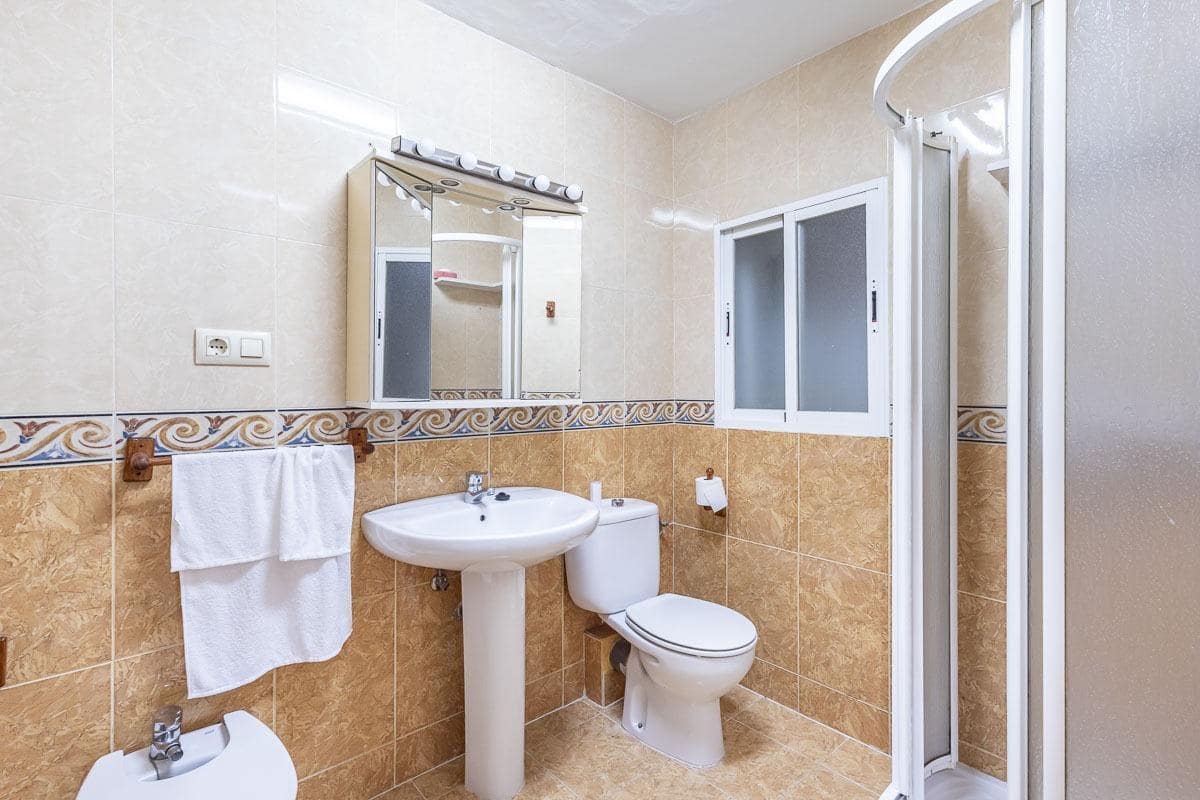 3 bedroom Flat for sale in Granada city - € 230,000 (Ref: 9569034)