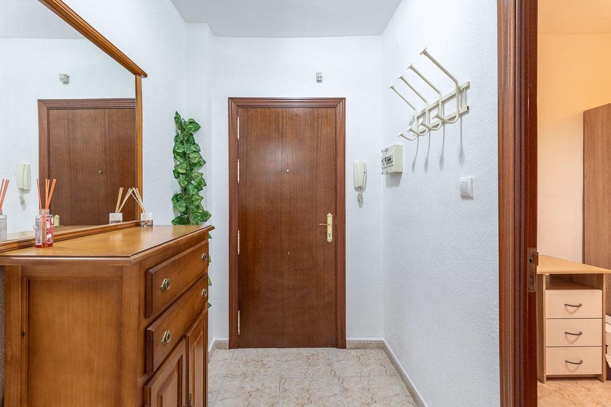 3 bedroom Flat for sale in Granada city - € 230,000 (Ref: 9569034)