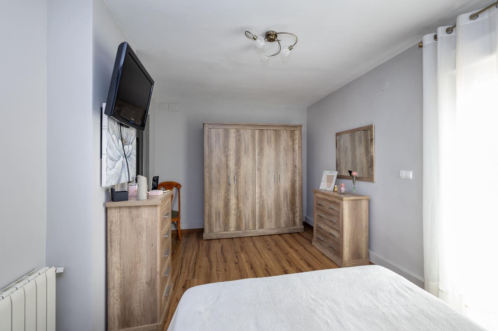 4 soveværelse Semi-Rækkehus til salg i La Zubia med swimmingpool - € 375.000 (Ref: 9569036)