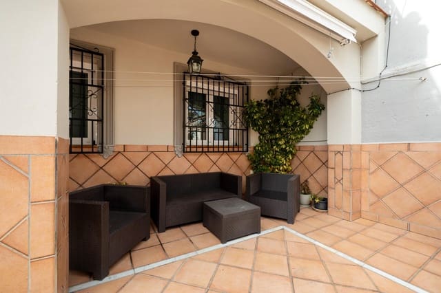 4 sovrum Semi-fristående Villa till salu i La Zubia med pool - 375 000 € (Ref: 9569036)