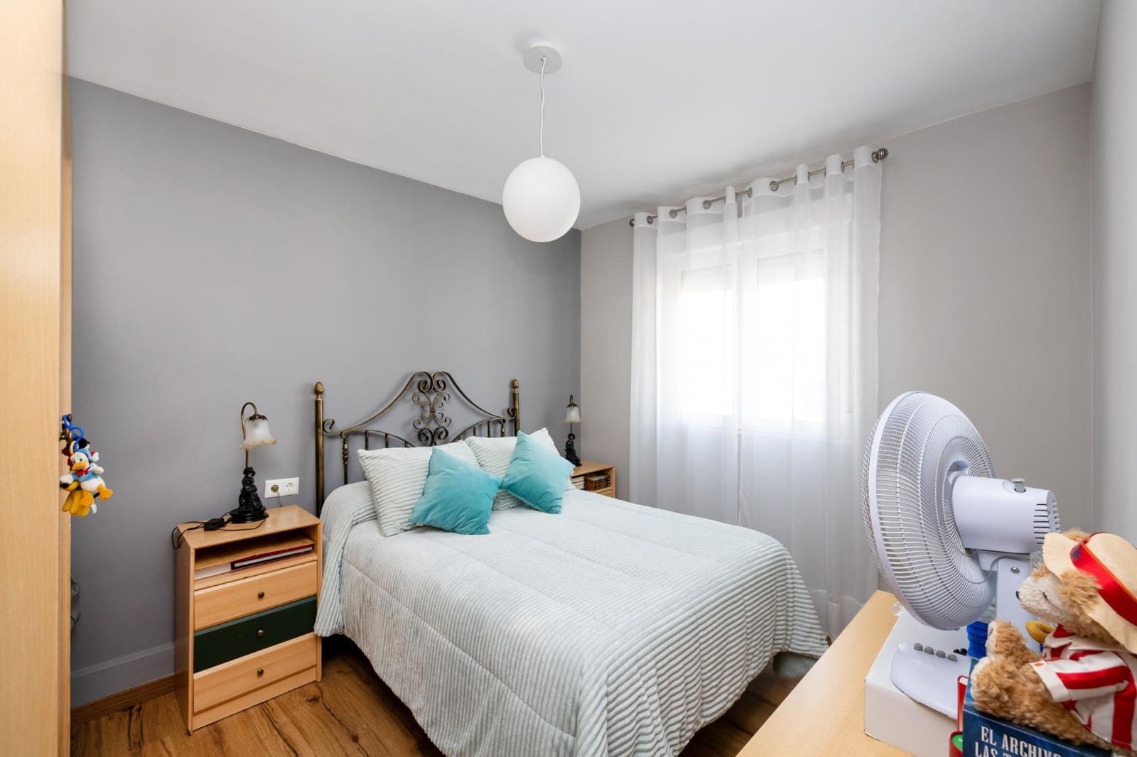 4 soveværelse Semi-Rækkehus til salg i La Zubia med swimmingpool - € 375.000 (Ref: 9569036)