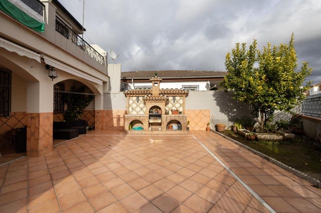 4 sovrum Semi-fristående Villa till salu i La Zubia med pool - 375 000 € (Ref: 9569036)