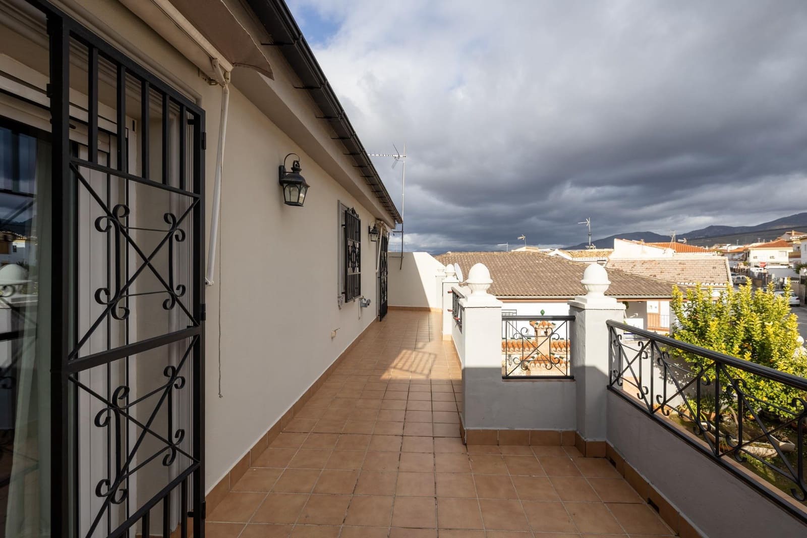 4 soveværelse Semi-Rækkehus til salg i La Zubia med swimmingpool - € 375.000 (Ref: 9569036)