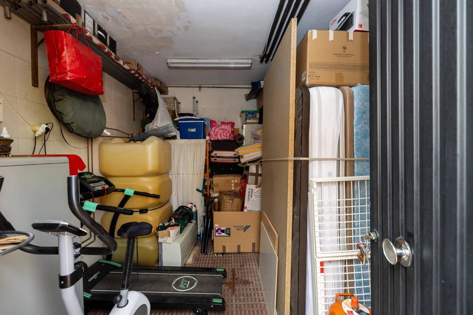 4 soveværelse Semi-Rækkehus til salg i La Zubia med swimmingpool - € 375.000 (Ref: 9569036)