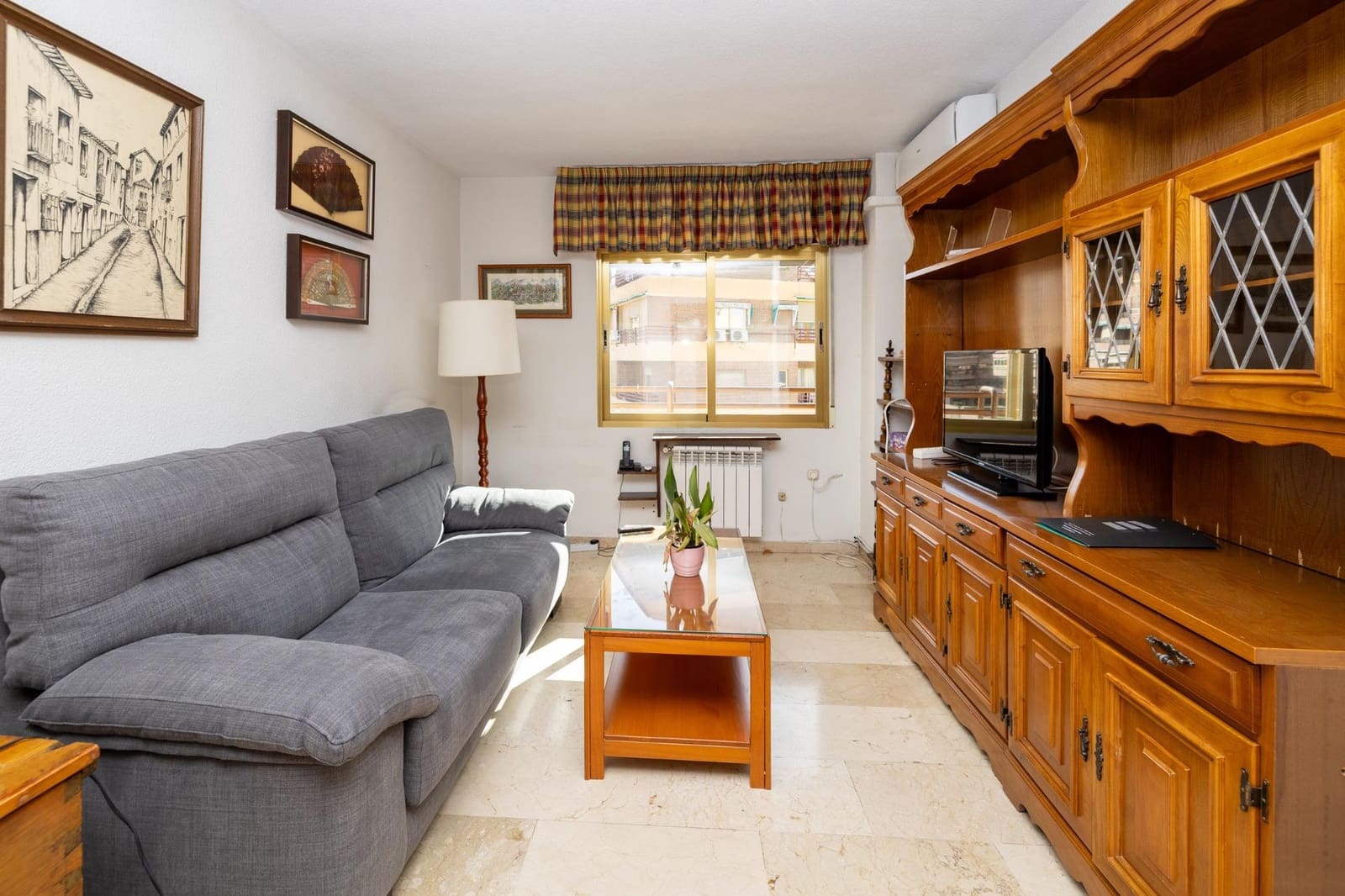 4 bedroom Flat for sale in Granada city with garage - € 455,000 (Ref: 9574810)