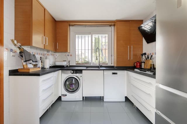 5 Zimmer Reihenhaus zu verkaufen in Carretera de la Sierra, Granada Stadt mit Pool Garage - 449.900 € (Ref: 9583093)