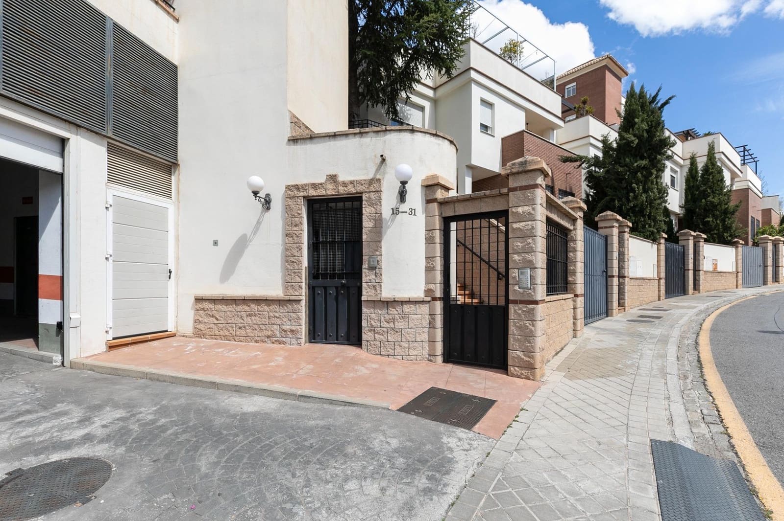 5 chambre Villa/Maison Mitoyenne à vendre à Grenade ville avec piscine garage - 449 900 € (Ref: 9583093)