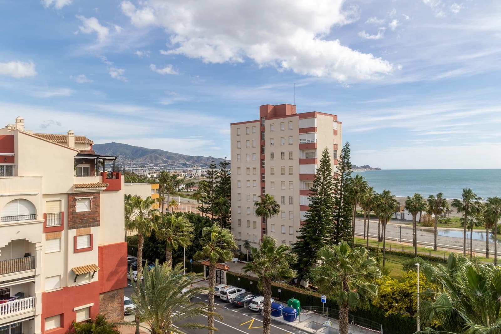 2 bedroom Penthouse for sale in Motril with pool garage - € 367,000 (Ref: 9586763)