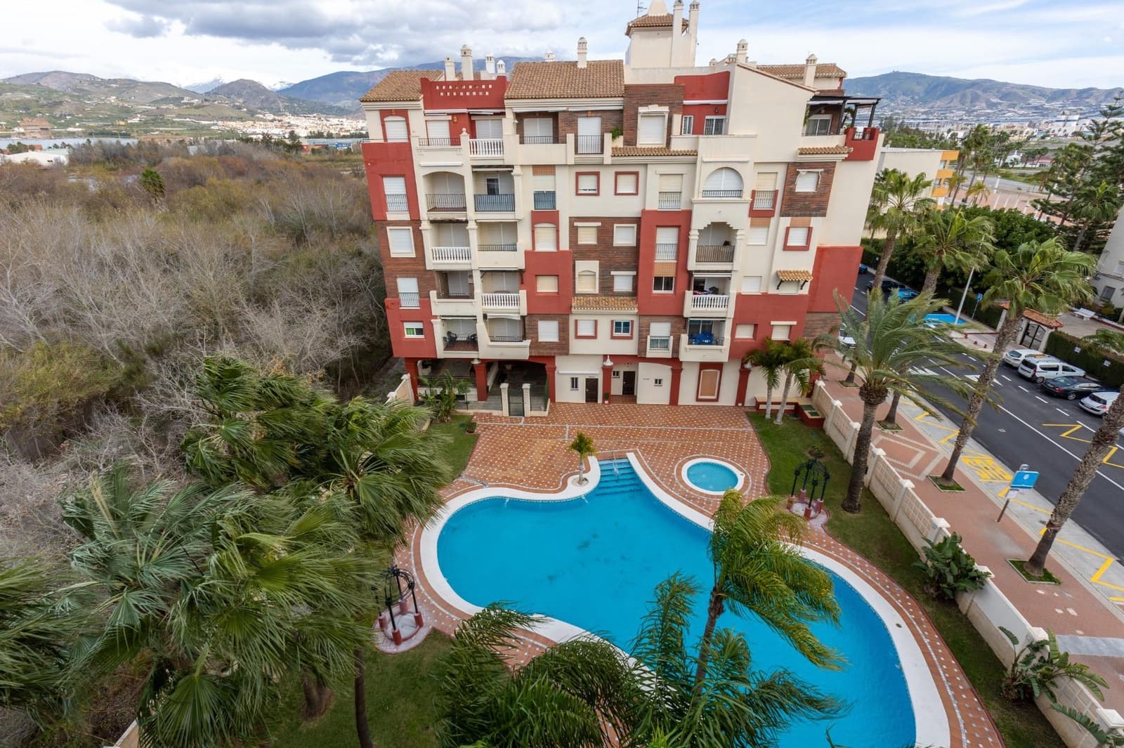 2 bedroom Penthouse for sale in Motril with pool garage - € 367,000 (Ref: 9586763)