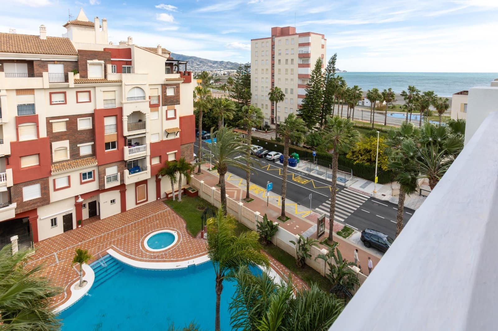 2 bedroom Penthouse for sale in Motril with pool garage - € 367,000 (Ref: 9586763)