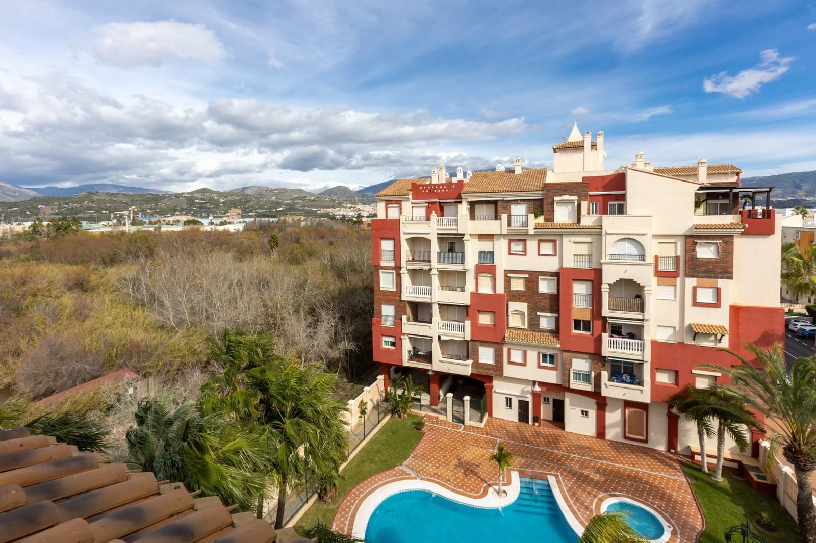 2 bedroom Penthouse for sale in Motril with pool garage - € 367,000 (Ref: 9586763)