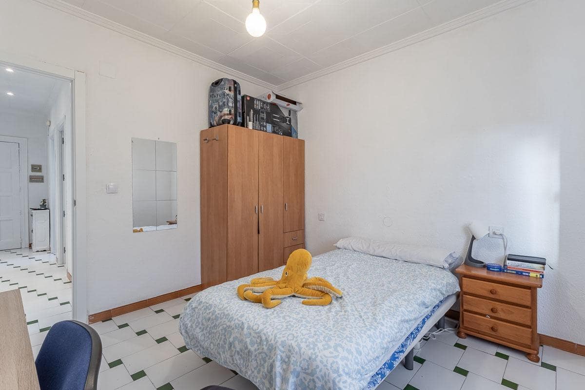 3 bedroom Flat for sale in Granada city - € 195,000 (Ref: 9591606)