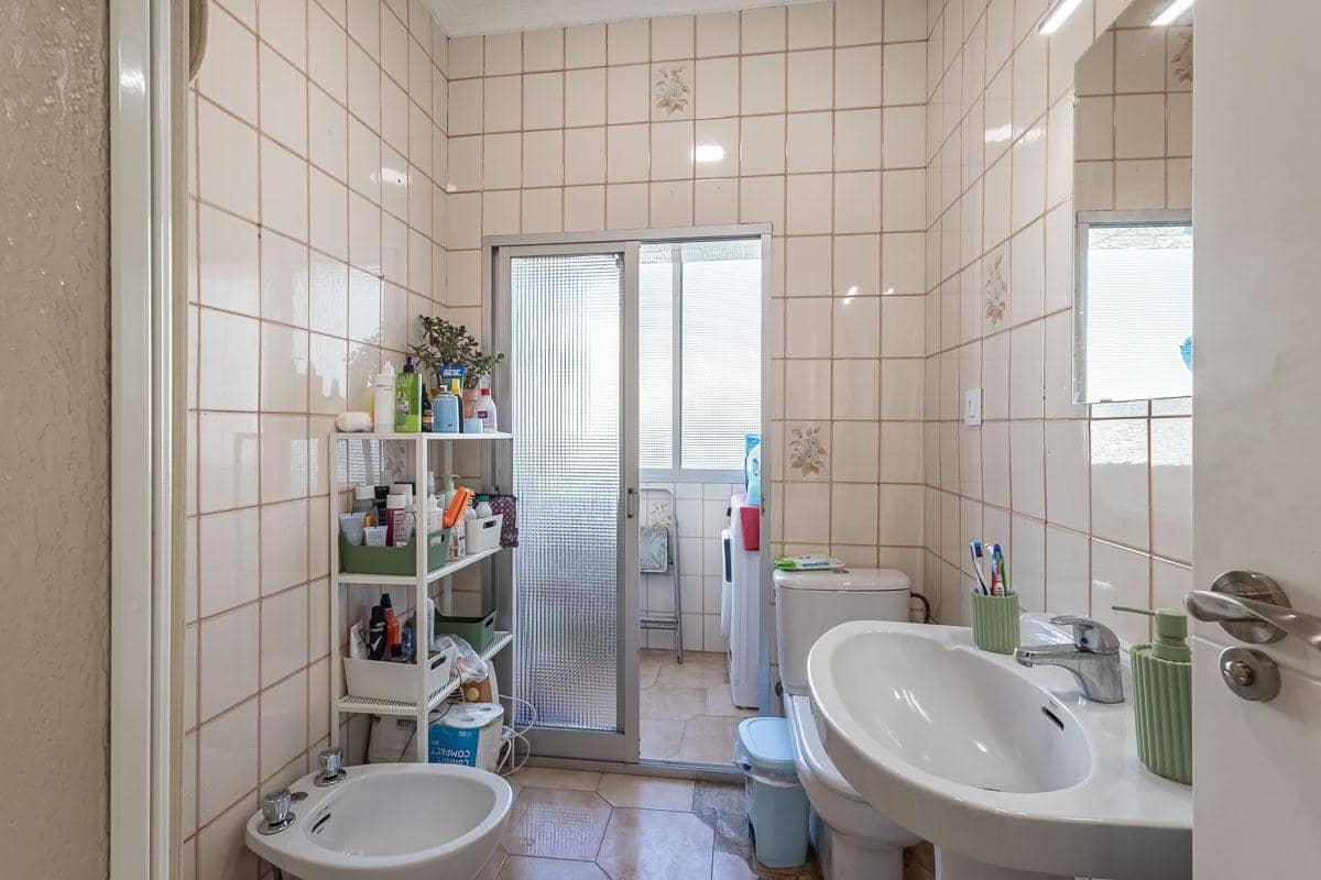 3 bedroom Flat for sale in Granada city - € 195,000 (Ref: 9591606)