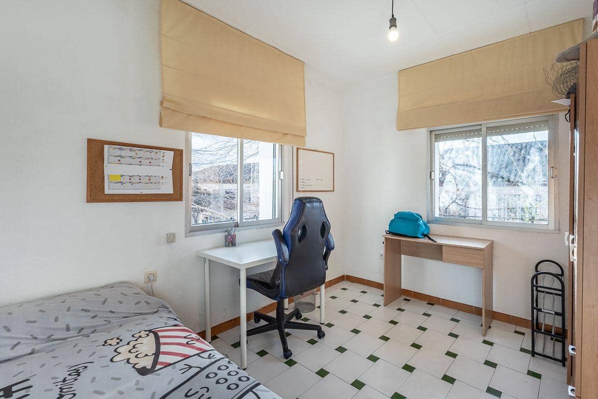 3 bedroom Flat for sale in Granada city - € 195,000 (Ref: 9591606)