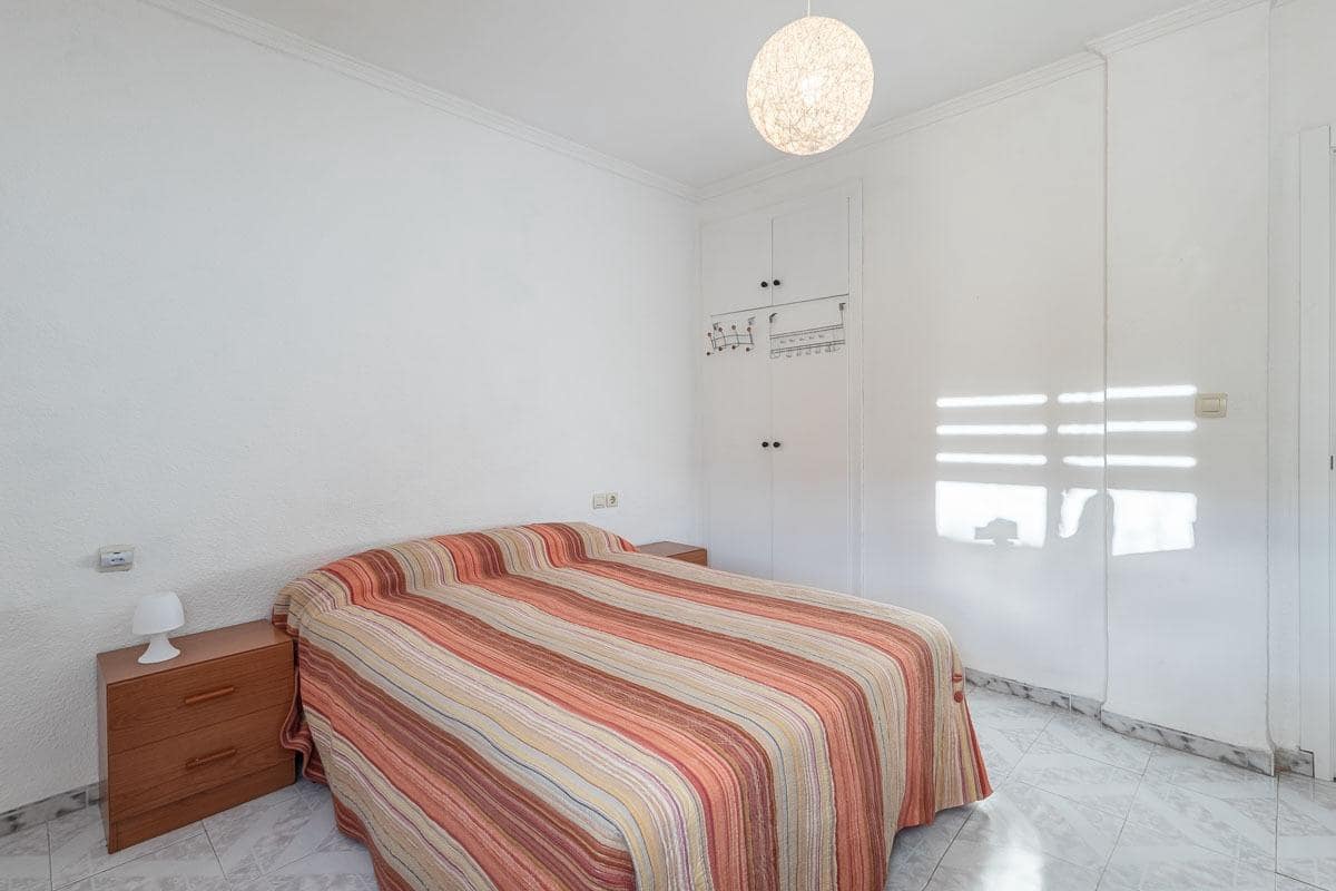 3 bedroom Flat for sale in Granada city - € 195,000 (Ref: 9591606)