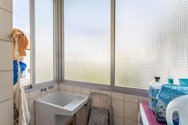 3 bedroom Flat for sale in Granada city - € 195,000 (Ref: 9591606)