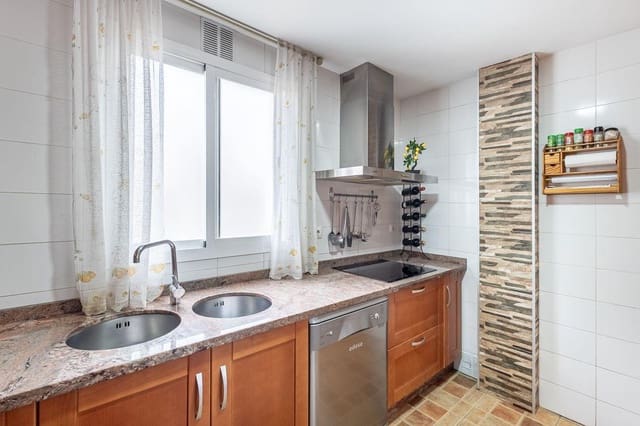 3 makuuhuone Asunto myytävänä paikassa Granada kaupunki mukana 
autotalli - 179 000 € (Ref: 9596429)