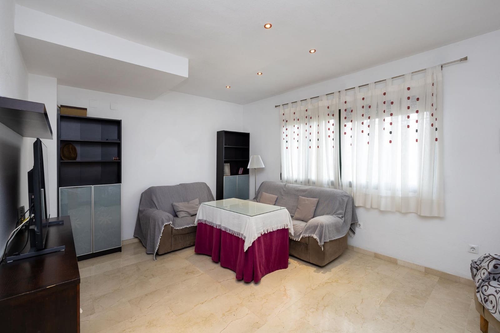 5 chambre Villa/Maison à vendre à Jun avec garage - 267 000 € (Ref: 9596430)