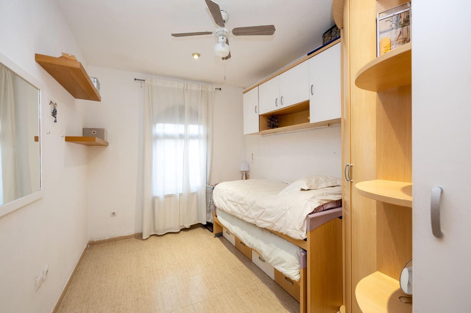 5 chambre Villa/Maison à vendre à Jun avec garage - 267 000 € (Ref: 9596430)