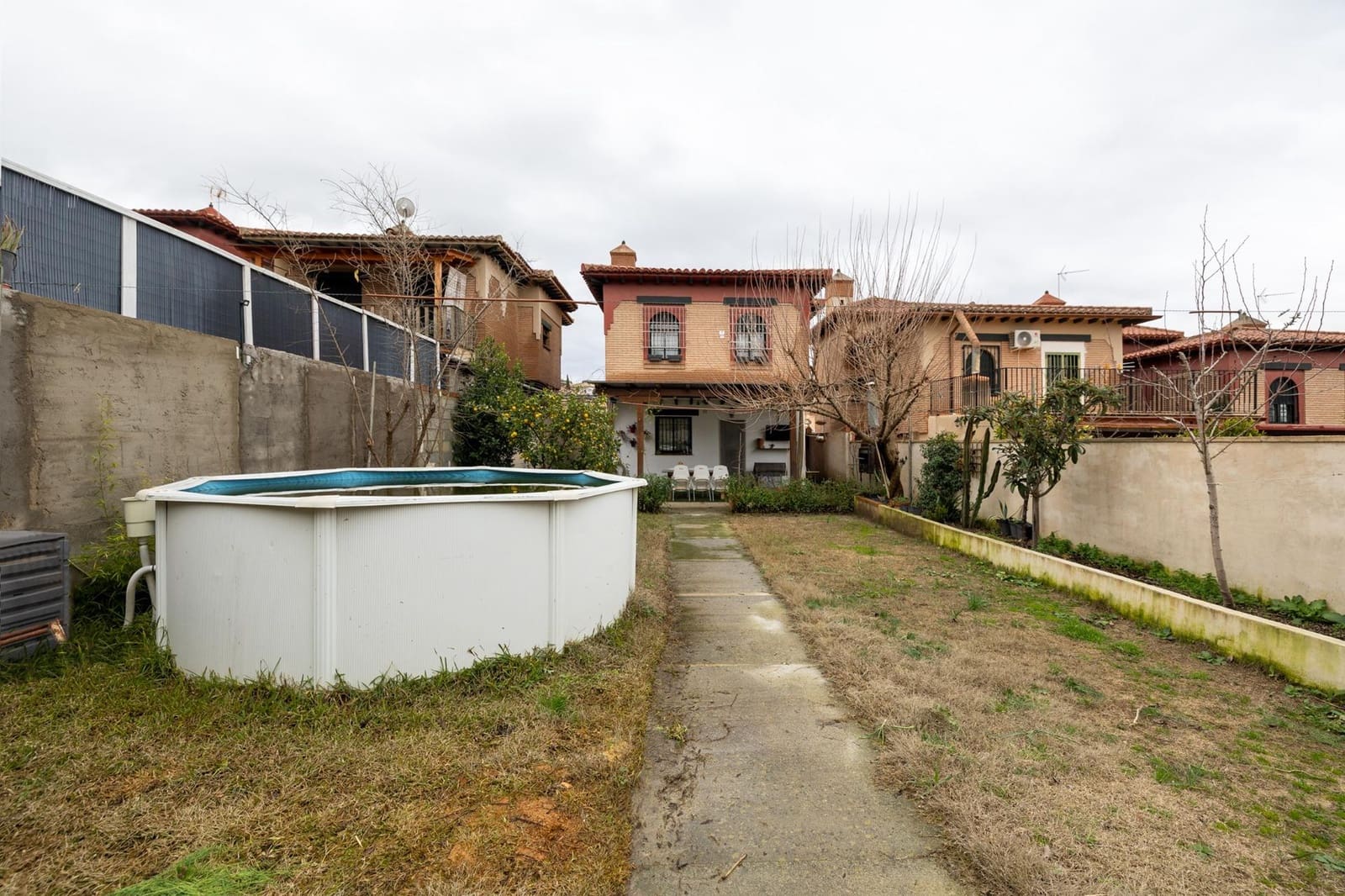 5 chambre Villa/Maison à vendre à Jun avec garage - 267 000 € (Ref: 9596430)