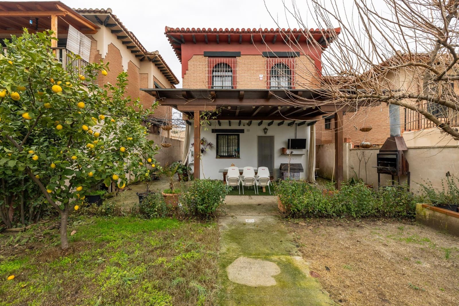 5 chambre Villa/Maison à vendre à Jun avec garage - 267 000 € (Ref: 9596430)