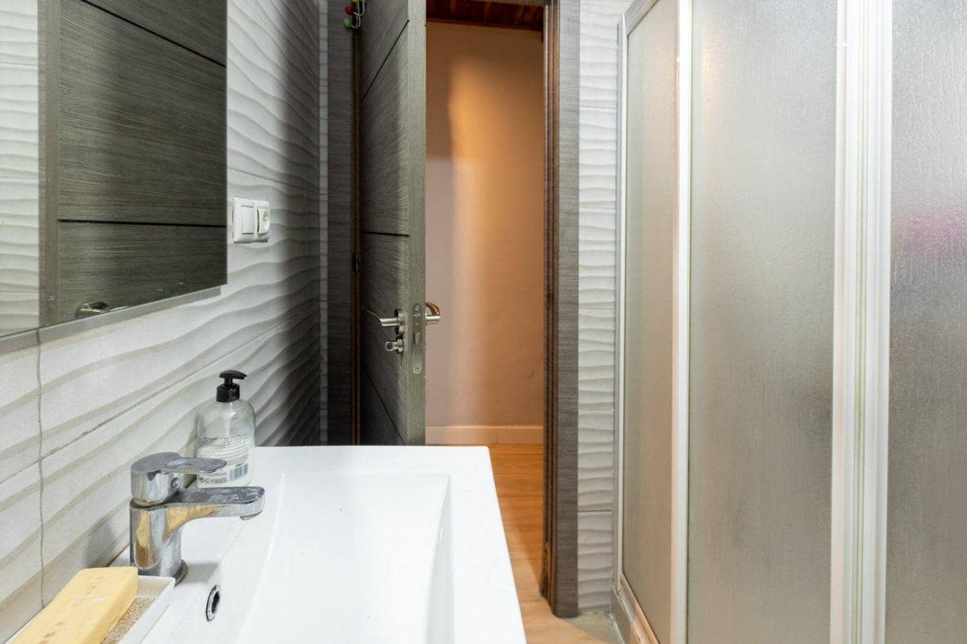 Piso de 5 habitaciones en Granada ciudad en venta - 330.000 € (Ref: 9596431)