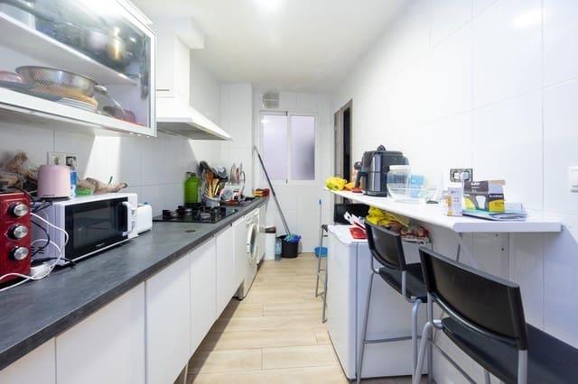 Piso de 5 habitaciones en Camino de Ronda - Rosaleda, Granada ciudad en venta - 330.000 € (Ref: 9596431)