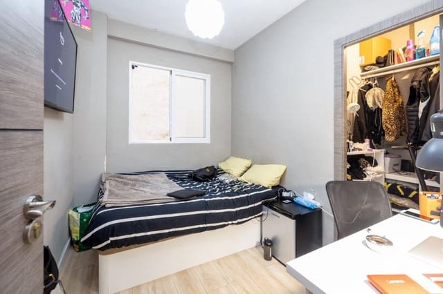 Piso de 5 habitaciones en Camino de Ronda - Rosaleda, Granada ciudad en venta - 330.000 € (Ref: 9596431)