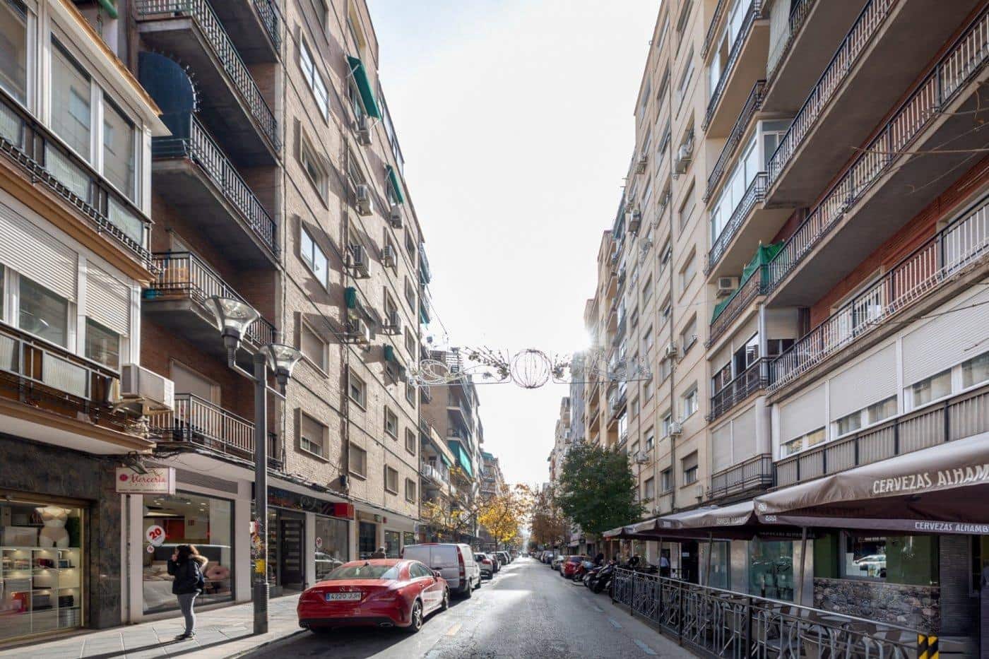 Piso de 5 habitaciones en Granada ciudad en venta - 330.000 € (Ref: 9596431)