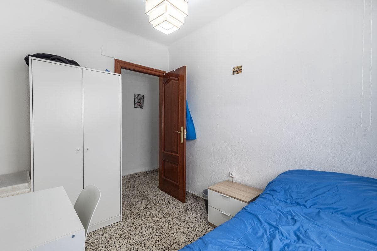 4 sovrum Lägenhet till salu i Granada stad - 220 000 € (Ref: 9599736)