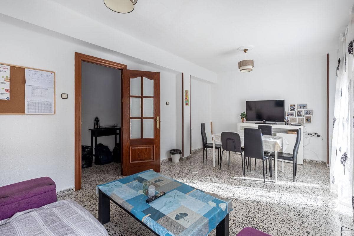 4 sovrum Lägenhet till salu i Granada stad - 220 000 € (Ref: 9599736)
