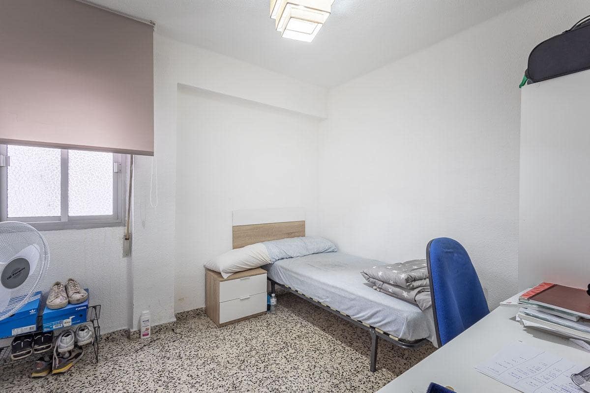4 sovrum Lägenhet till salu i Granada stad - 220 000 € (Ref: 9599736)