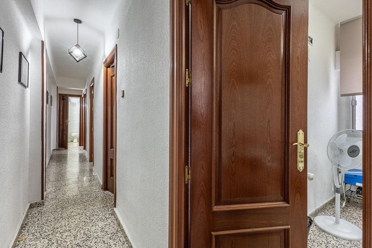 4 sovrum Lägenhet till salu i Granada stad - 220 000 € (Ref: 9599736)