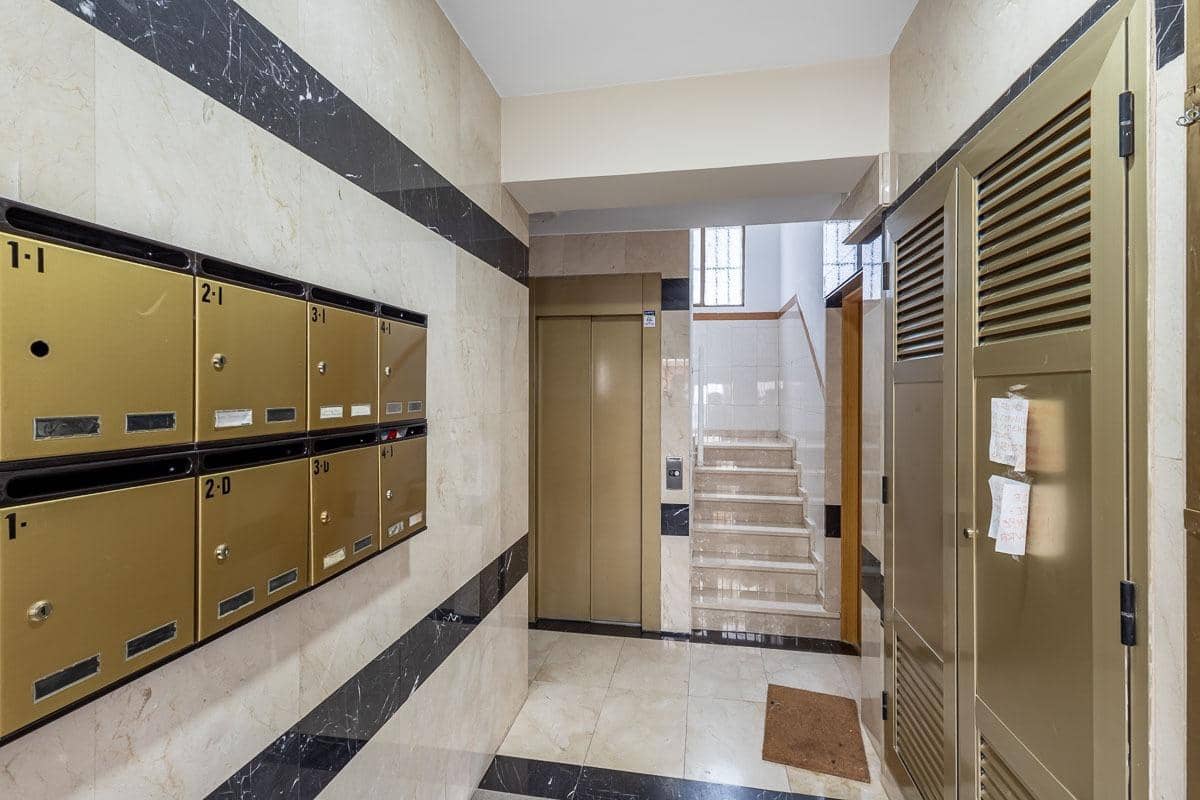 4 sovrum Lägenhet till salu i Granada stad - 220 000 € (Ref: 9599736)