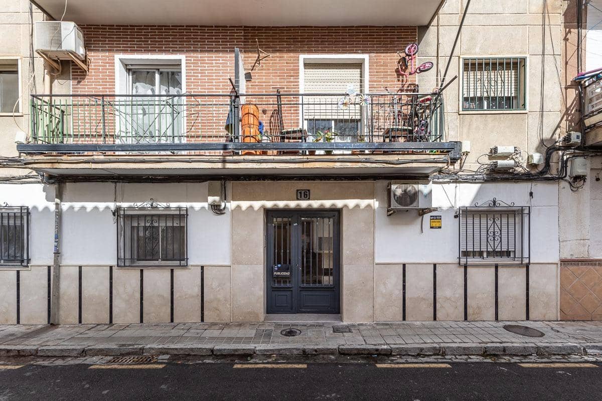 4 sovrum Lägenhet till salu i Granada stad - 220 000 € (Ref: 9599736)