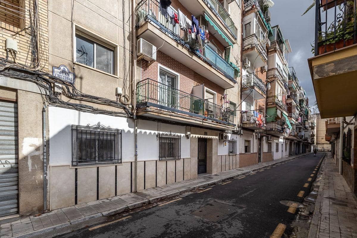 4 sovrum Lägenhet till salu i Granada stad - 220 000 € (Ref: 9599736)