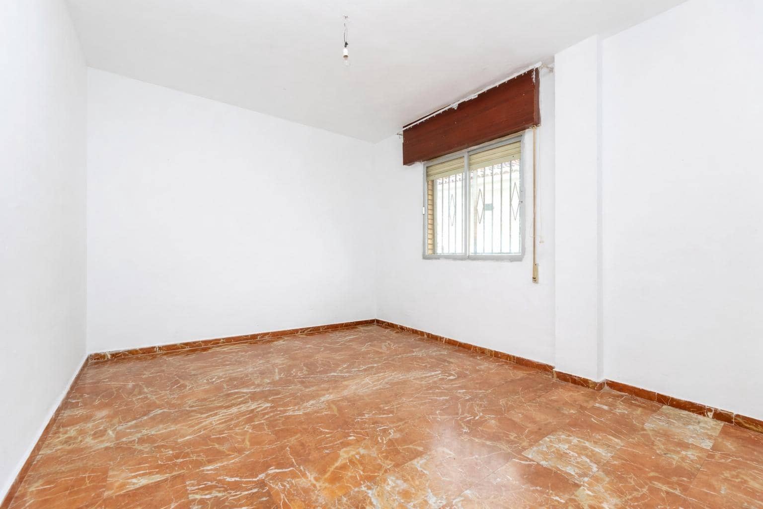 3 sypialnia Willa na sprzedaż w Huetor Vega z basenem garażem - 375 000 € (Ref: 9599742)