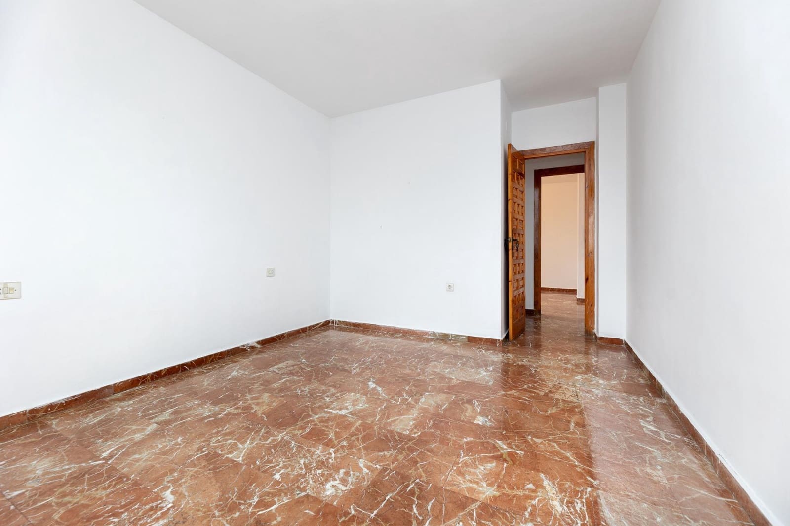 3 sypialnia Willa na sprzedaż w Huetor Vega z basenem garażem - 375 000 € (Ref: 9599742)