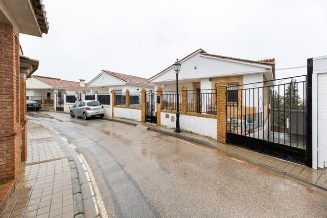 3 bedroom Villa for sale in Huétor Vega with pool garage - € 375,000 (Ref: 9599742)