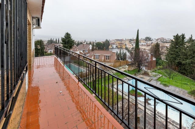 Chalet de 3 habitaciones en Huétor Vega en venta con piscina garaje - 365.000 € (Ref: 9599742)