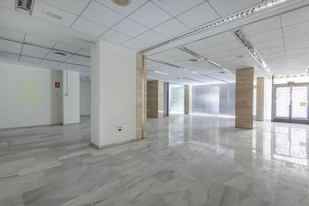 Erhverv til salg i Granada by - € 380.000 (Ref: 9599743)