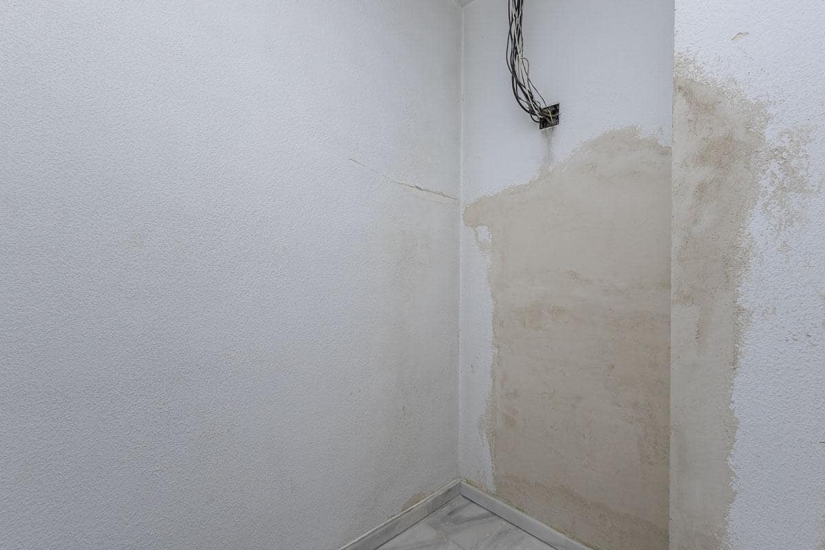 Erhverv til salg i Granada by - € 380.000 (Ref: 9599743)